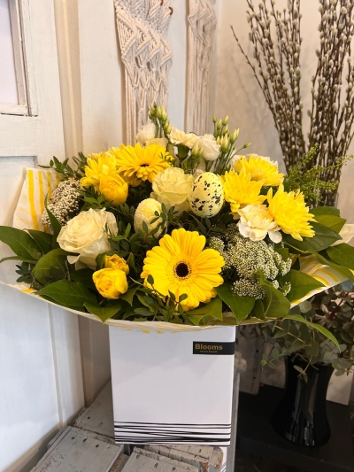 EASTER HANDTIED BOUQUET.