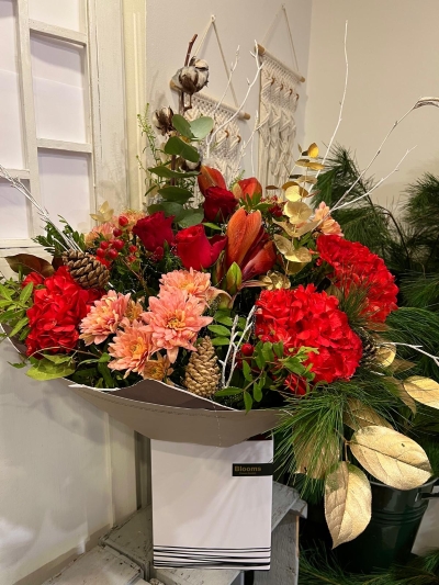 CHRISTMAS HANDTIED...