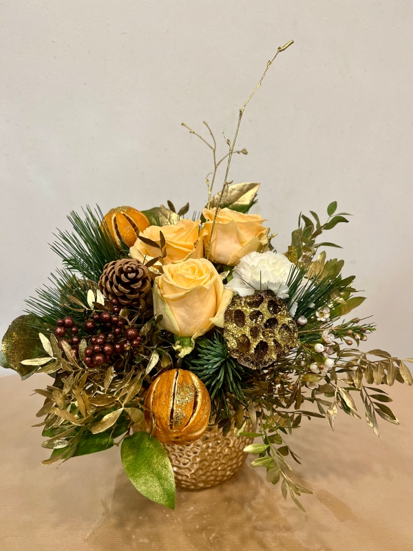 Online christmas outlet flower arrangements