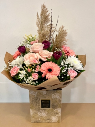 Pastel Handtied...