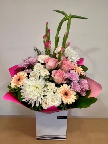 Pastel Handtied...