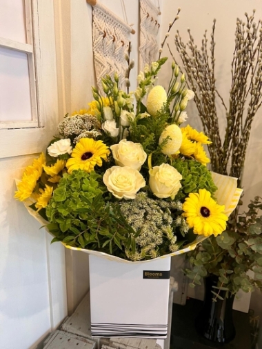 EASTER HANDTIED BOUQUET..