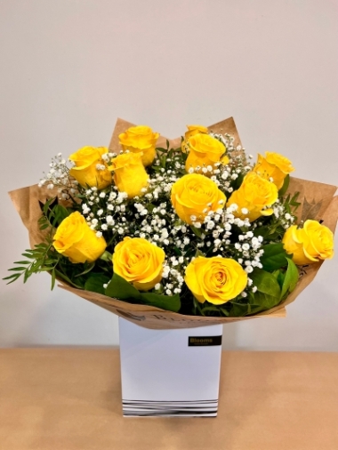12 Yellow Roses