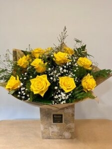 12 Yellow Roses